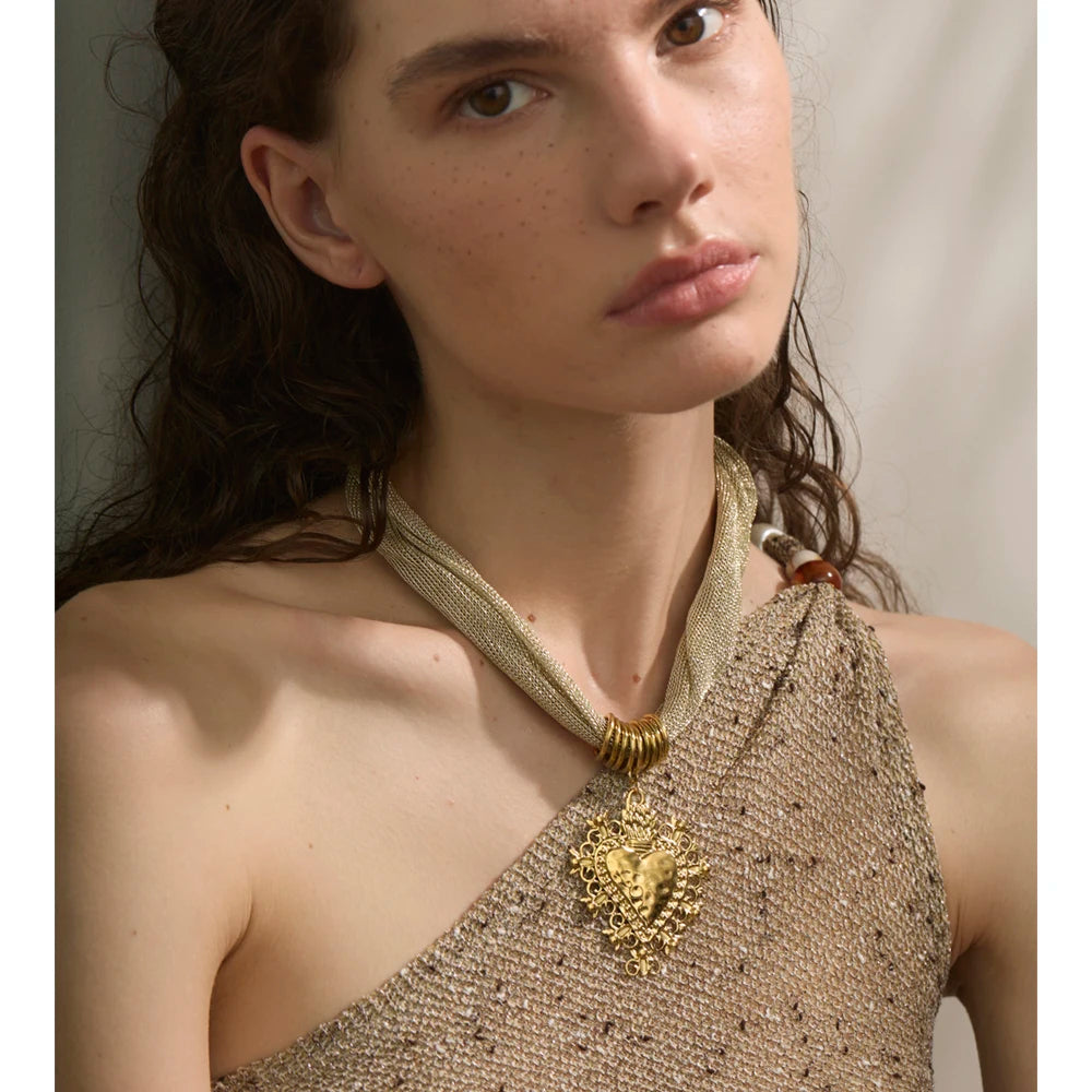 Collar Heartline Wrap