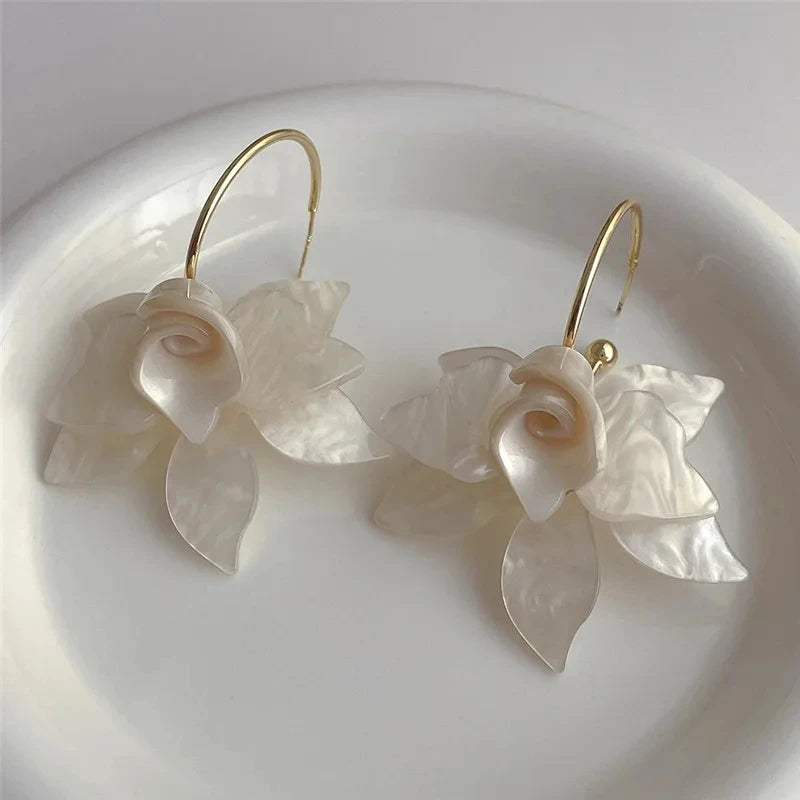 Pendientes de aro & pétalos ✨