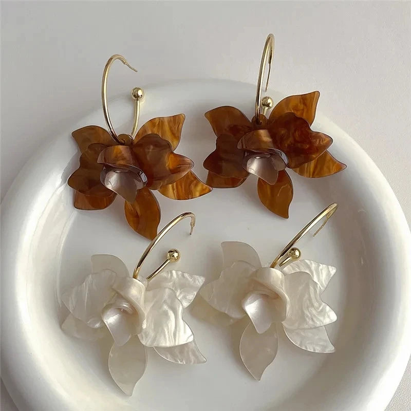 Pendientes de aro & pétalos ✨