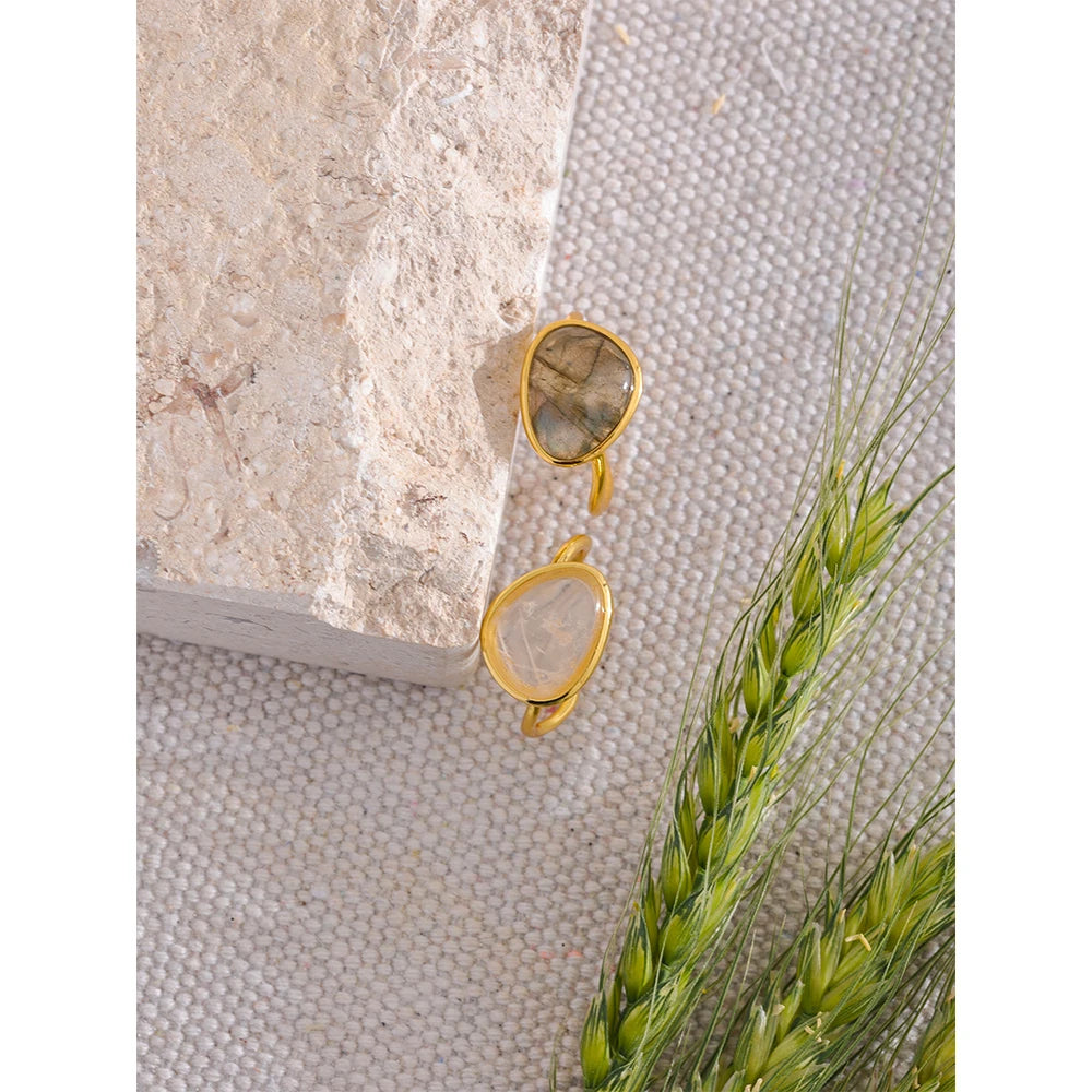 Anillo Abierto de Plata de Ley con Piedra Luna