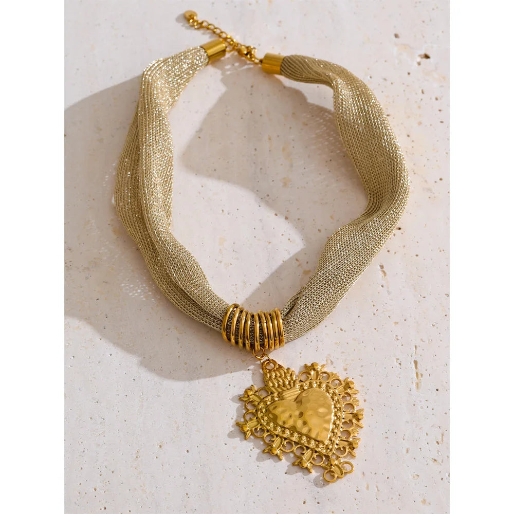 Collar Heartline Wrap
